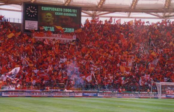 2000/01, la Curva Sud in Roma-Parma 3-1