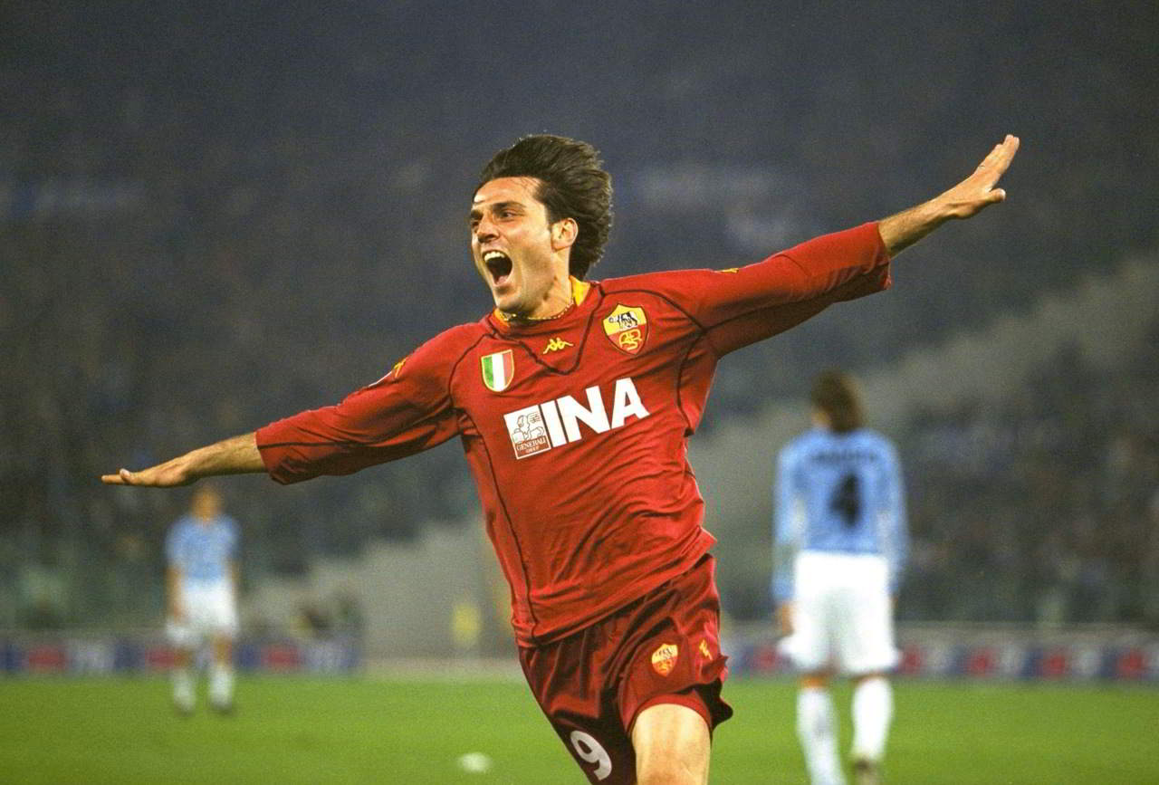 Vincenzo Montella segna 4 gol nel derby Lazio-Roma 1-5 della stagione 2001/02, un record nella storia del derby