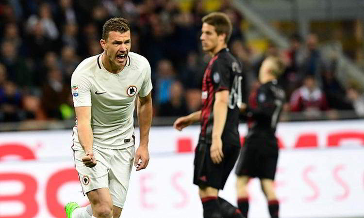 L'esultanza di Dzeko dopo il gol al Milan