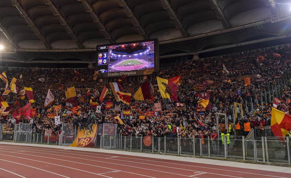 La Curva Sud in Roma-Barcellona 3-0