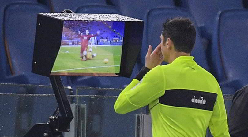 Roma-Cagliari 1-0, la VAR assegna il gol decisivo ai giallorossi