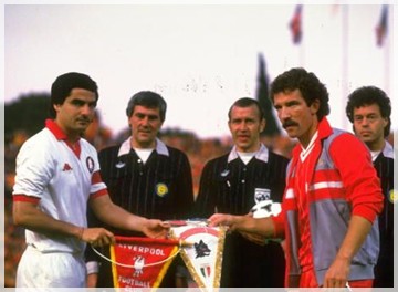 Di Bartolomei stringa la mano al capitano del Liverpool in finale di Coppa dei Campioni 1983/84