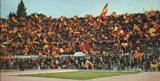 Olimpico pieno di bandiere giallorosse in Roma-Juventus del 1974/75