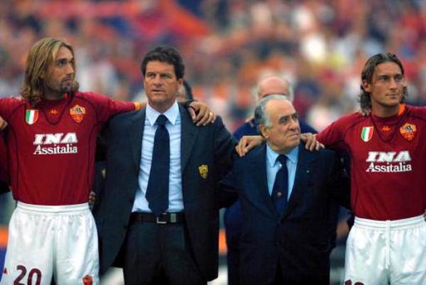 Capello con Sensi, Batistuta e Totti alla presentazione della stagione 2001/02