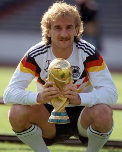 Voeller campione del Mondo con la Germania nel 1990