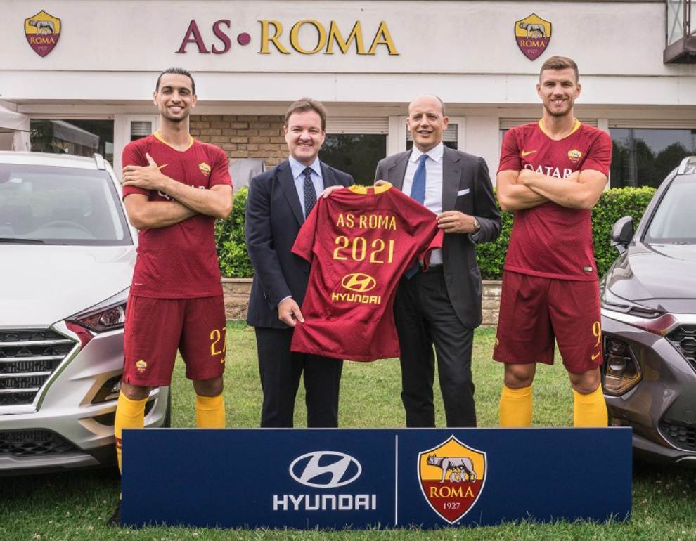 La Roma presenta la maglia con lo sponsor Hyundai